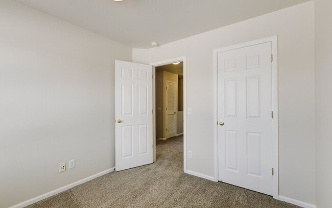 Building Photo - “Move-In Ready Townhome – November Rent Free!”