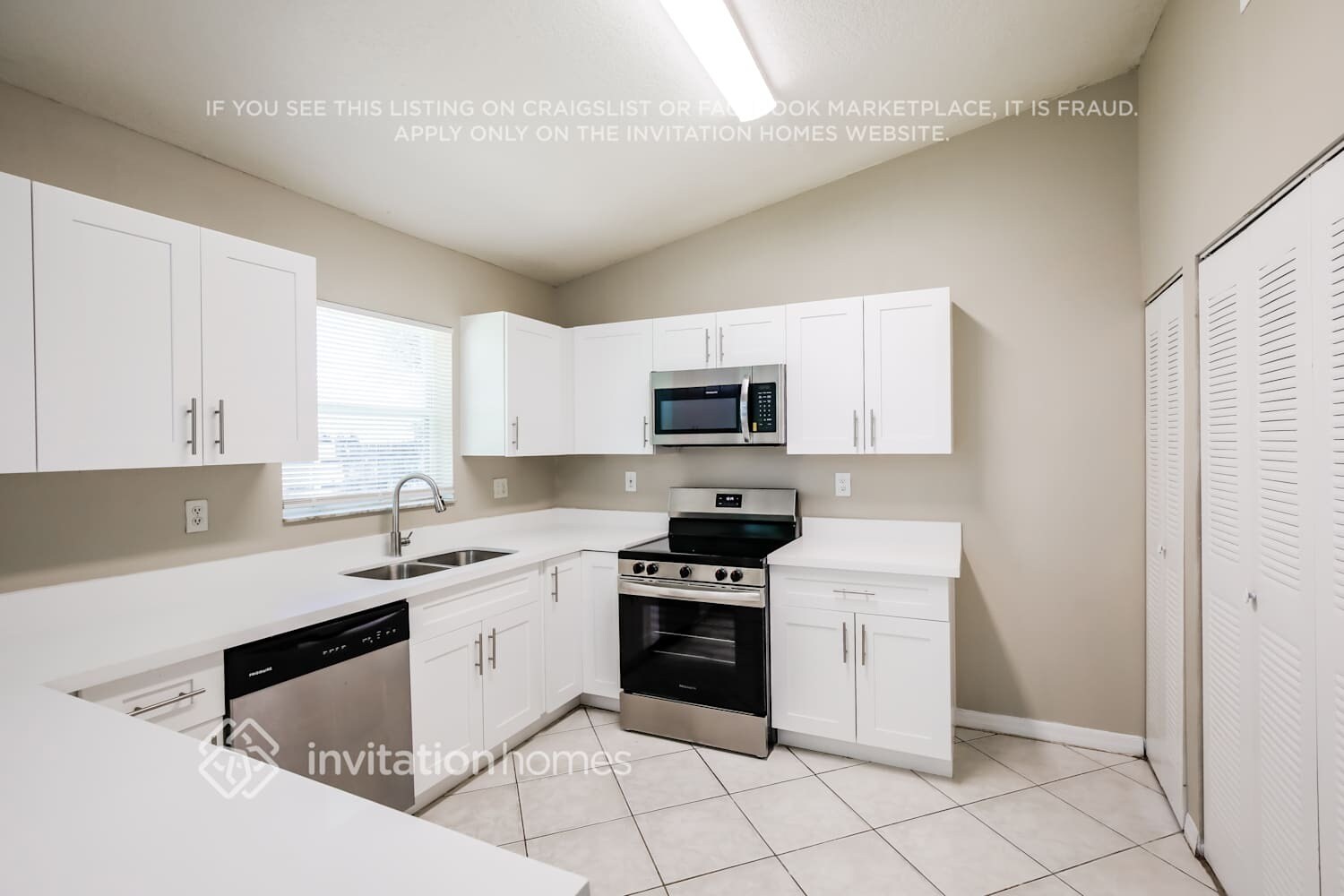 Building Photo - 17312 SW 149th Ct