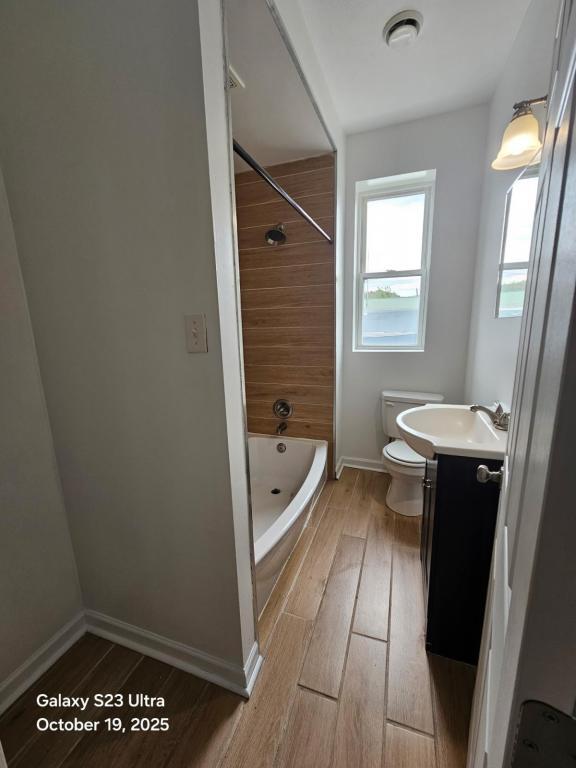 Building Photo - 116 10th St