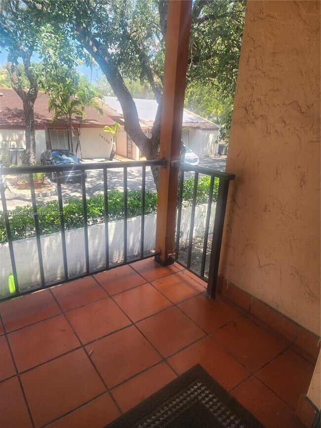 Building Photo - 7101 Miami Lakes Dr