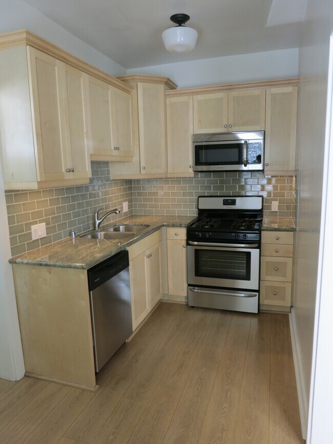 Building Photo - 450 N Orange Grove Ave