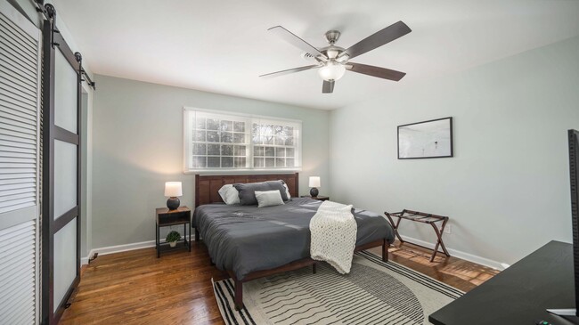 Master Bedroom - 2809 Barcody Rd SE