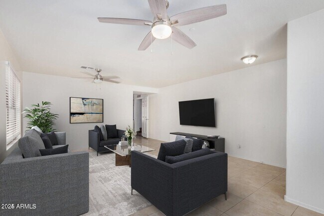 Building Photo - 11836 W Rosewood Dr