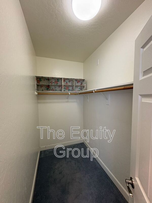 Building Photo - 144 E Reese Ave