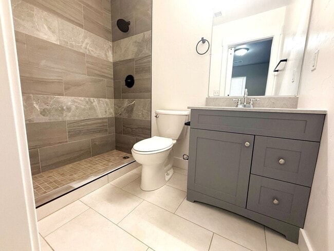 Building Photo - BRANDY NEW REMODEL