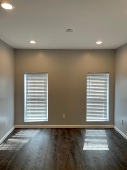 Building Photo - 230 N Rose St