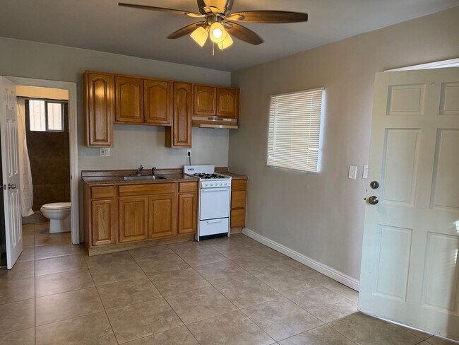 Building Photo - 339 E 19th St