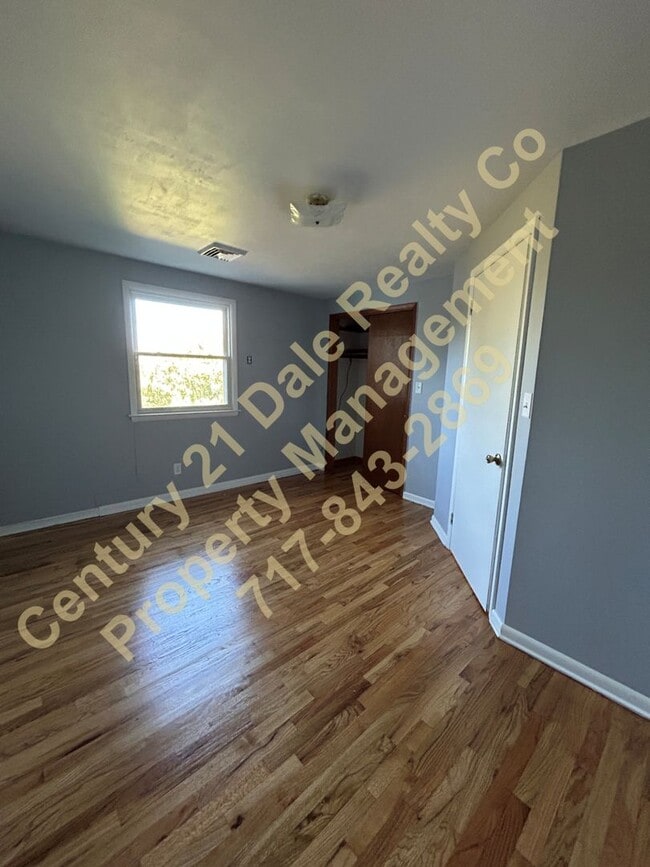 Building Photo - Meade Street 215-217