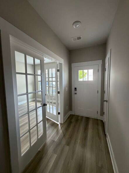 Building Photo - 201 Woodhouse Way