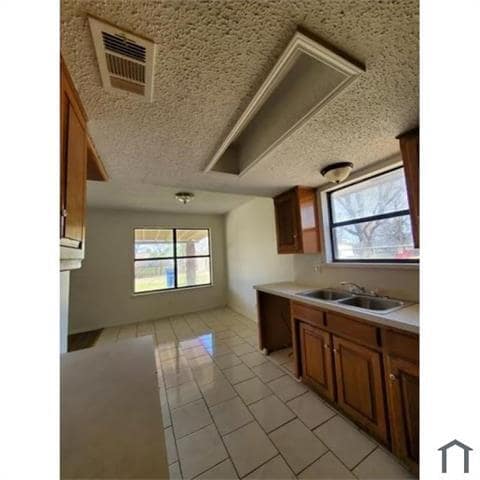 Building Photo - 2045 Laney Dr