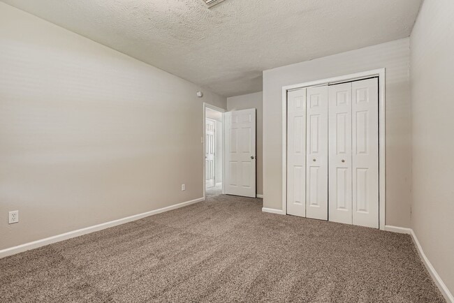 Building Photo - 226 Tara Plantation Dr