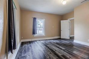 Building Photo - 3211 Bideker Ave