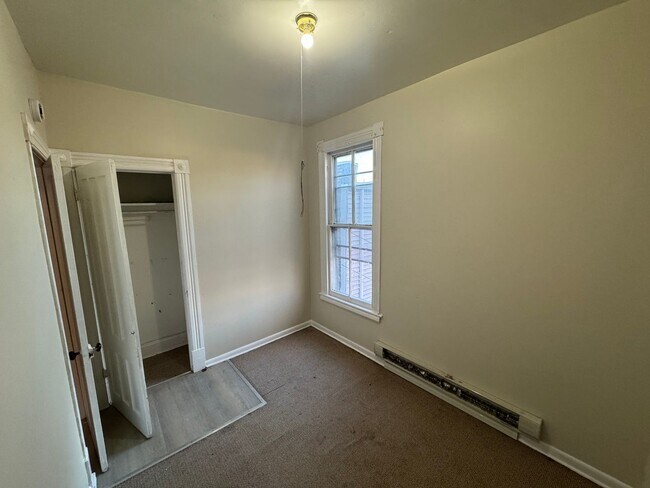 Building Photo - 560 2nd St