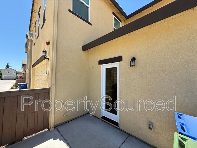 Building Photo - 948 Posey St