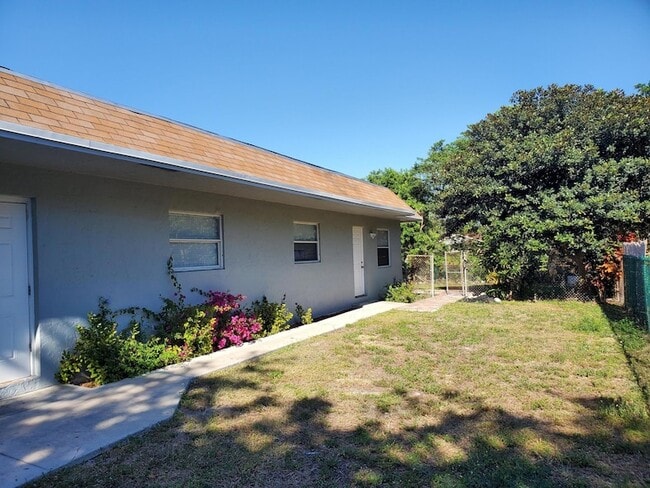 Building Photo - 743 S Swinton Ave