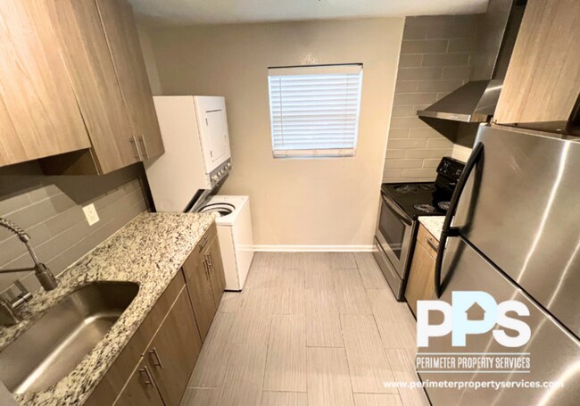 Primary Photo - 221 Lampkin St NE