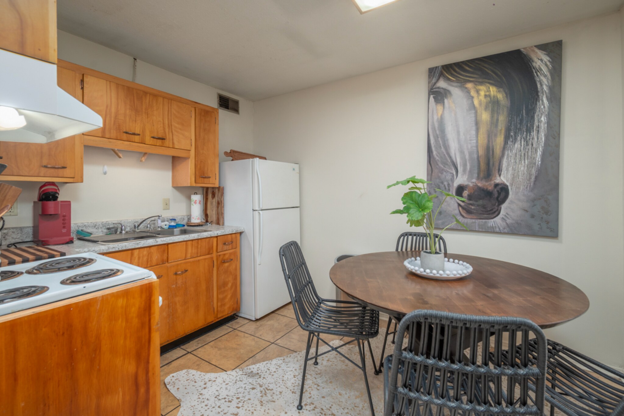 Building Photo - 300 Green St