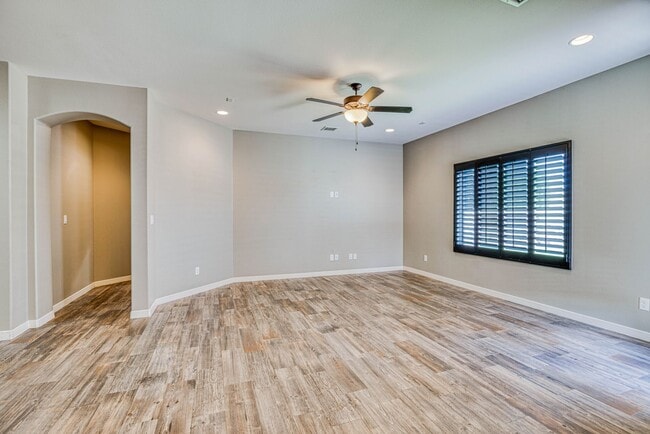 Building Photo - Beautiful East side House in Ventanas Subdivision