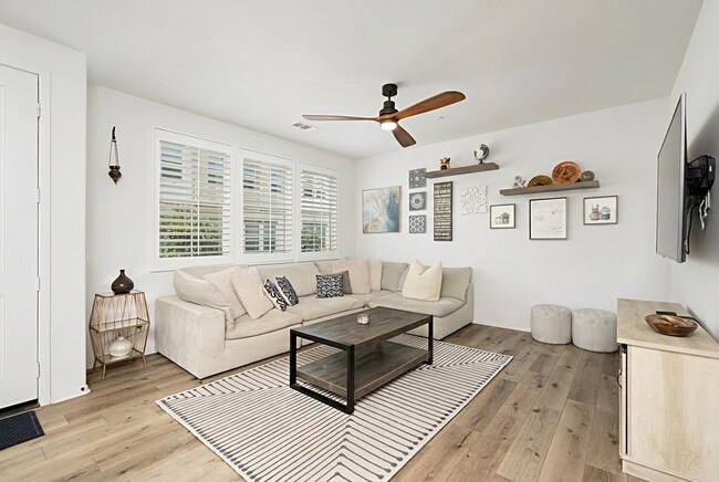 Building Photo - 3305 Midsummer Privado