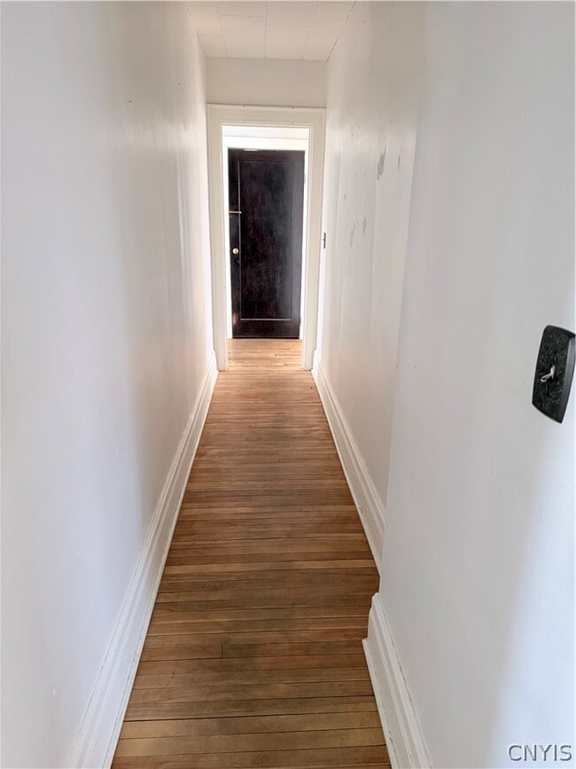 Building Photo - 2131 James St