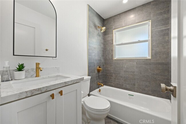 Building Photo - 612 Ruby Dr