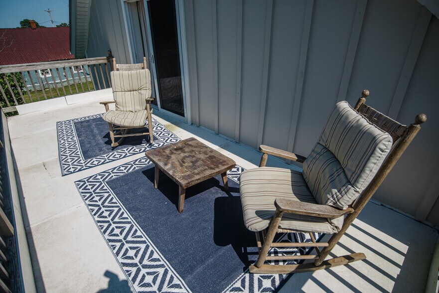 Building Photo - 5277 Main St