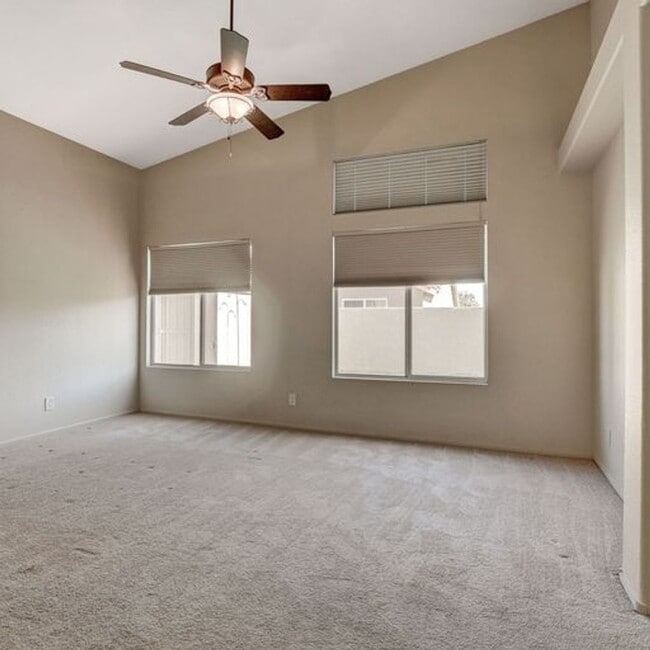 Building Photo - Single story home. NO HOA!