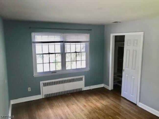 Building Photo - 3 Hillcrest Pl