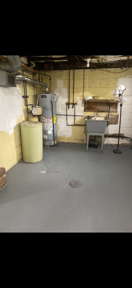 Laundry room - 2700 2nd St NW