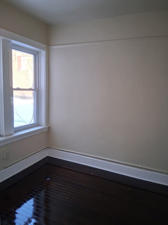 Building Photo - 11 3rd St