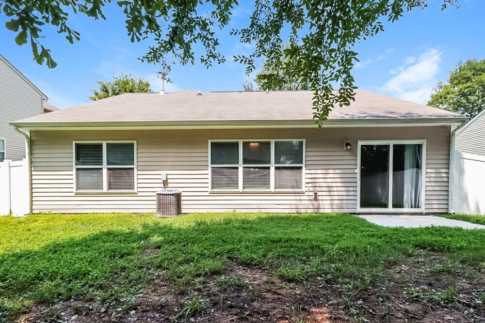 Building Photo - 5012 Broad Leaf Ct