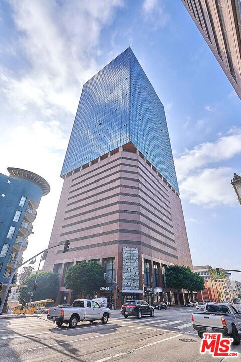 Building Photo - 1100 Wilshire Blvd