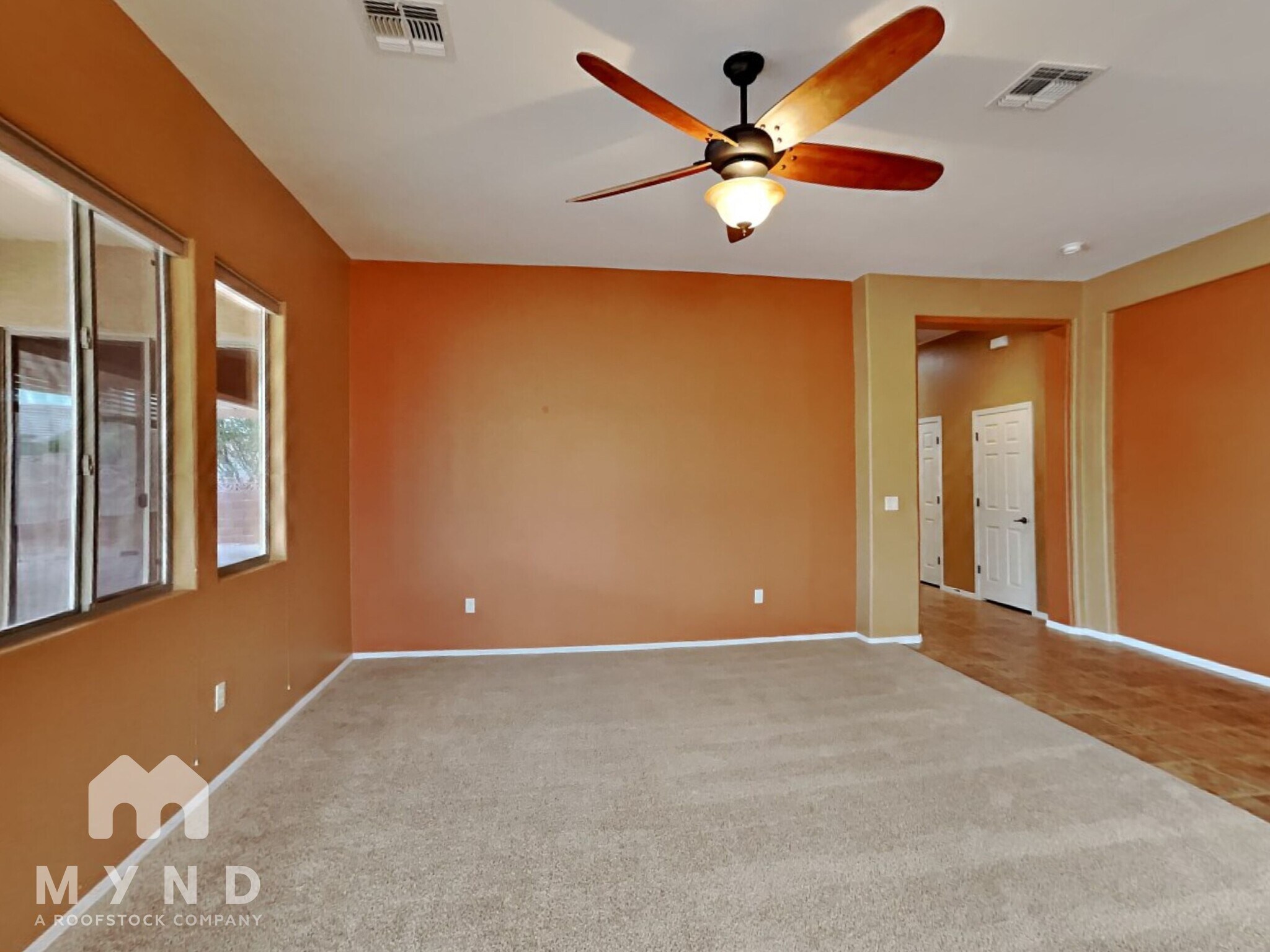 Building Photo - 1141 W Tenniel Dr