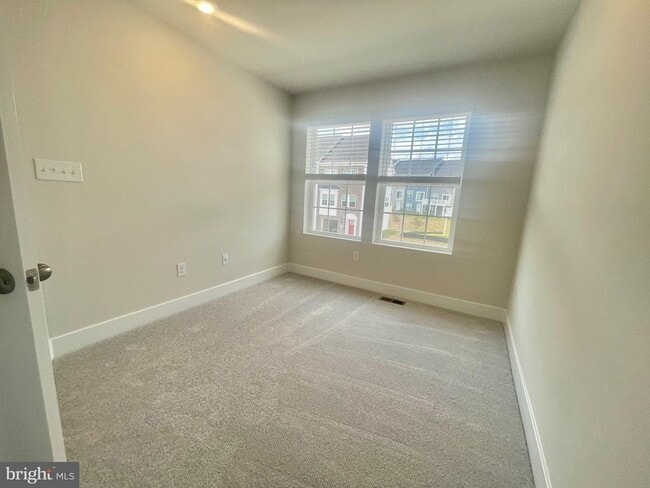 Building Photo - 2264 Marcy Dr