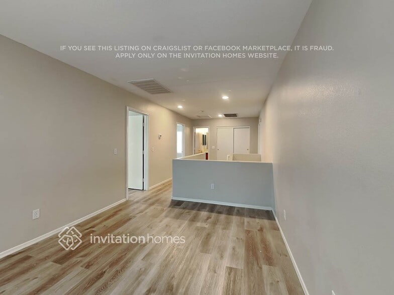 Building Photo - 936 E Corral St