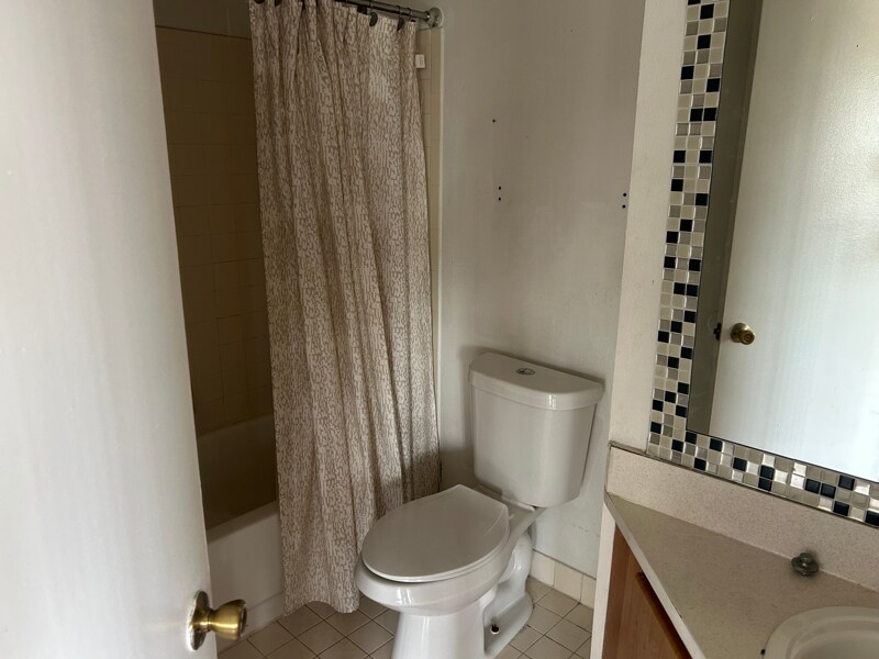 Building Photo - 2550 SW 18th Terrace