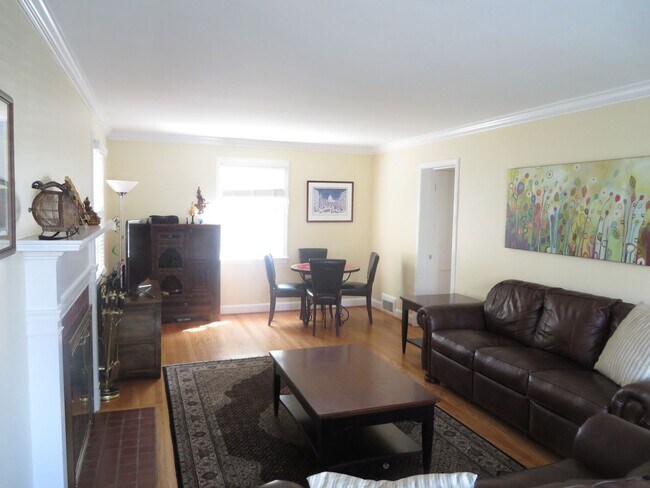 Building Photo - This home has so much to offer! MUST SEE!