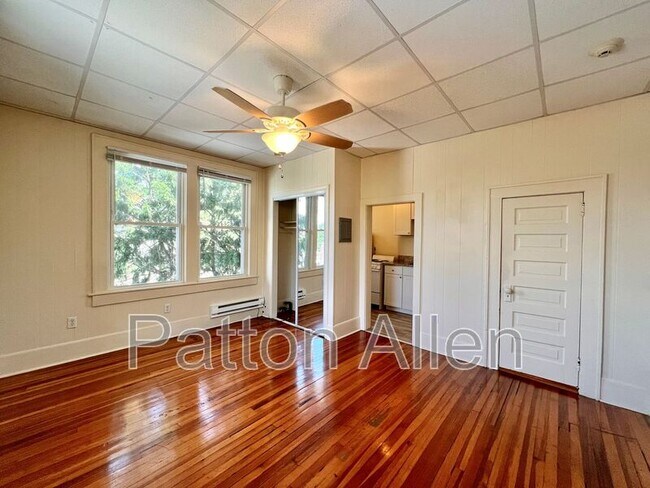 Building Photo - 43 Ravenscroft Dr