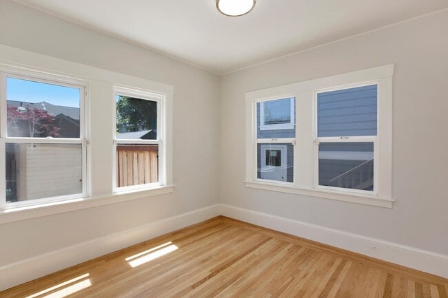 Building Photo - Two Bedroom Home w/ Parking, Private Yard, Laundry + More!