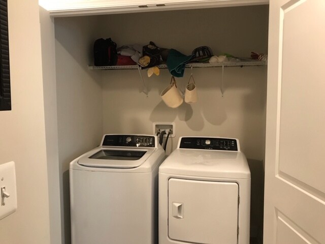 laundry room - 624 Heathland Trl