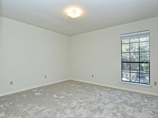 Building Photo - 4159 Steck Ave