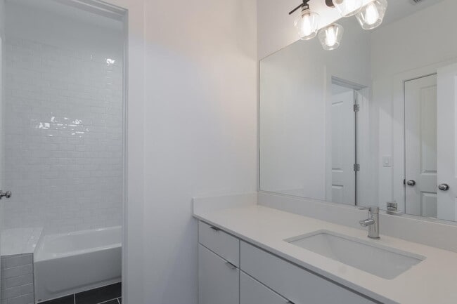 Building Photo - 5841 Dolores St