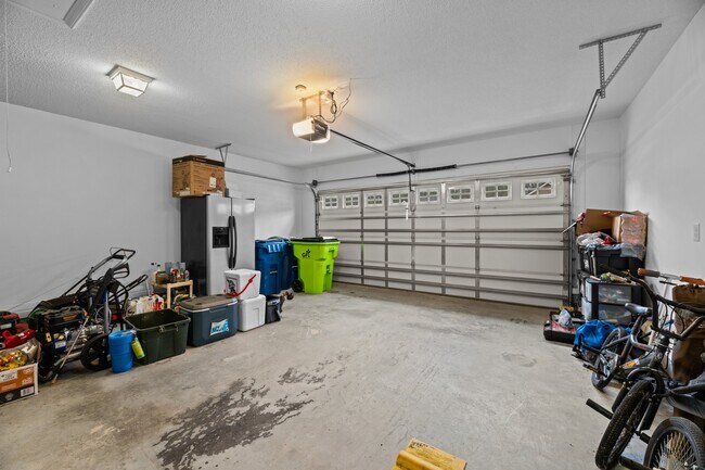 Building Photo - 211 Lynden Ln