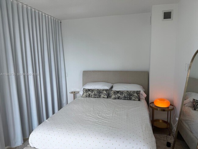 Building Photo - 41 SE 5th St