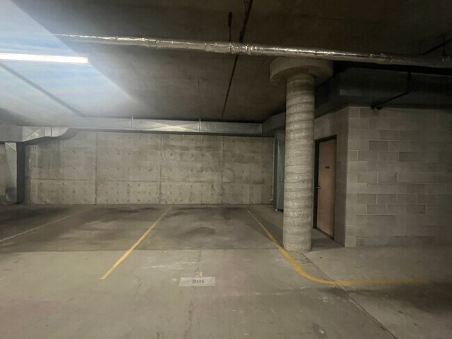 Building Photo - Capitol Lake Towers Condo (#201) w/ Move-I...