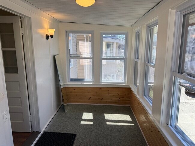 Building Photo - 15 Chauncey St