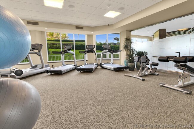 Building Photo - 550 S Ocean Blvd