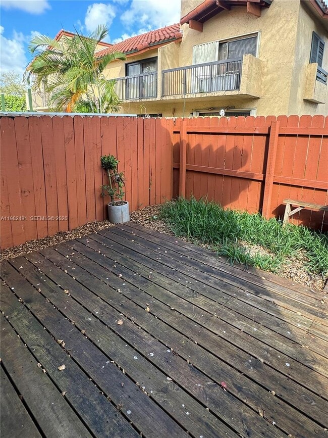 Building Photo - 10220 SW 77th Ct