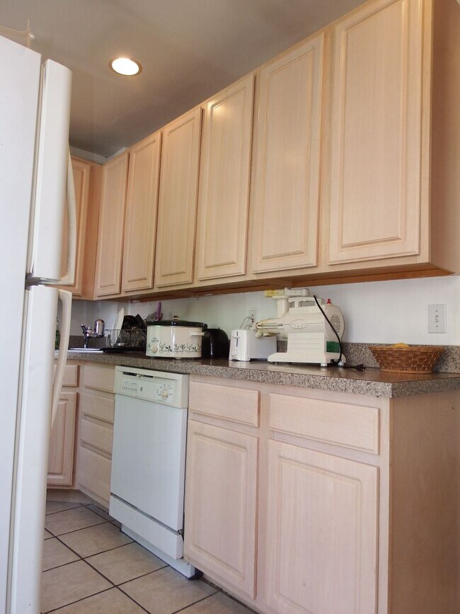 Building Photo - 3601 Keswick Rd