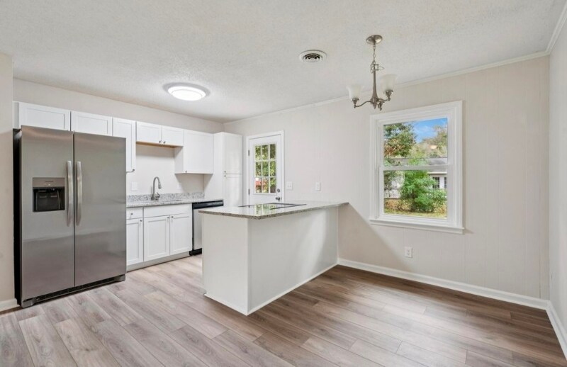 Building Photo - 103 Peake Ln